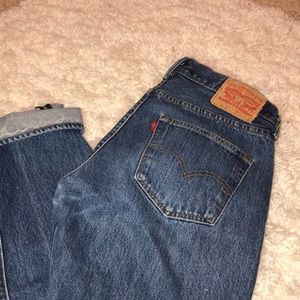 Levi 501 med. wash mom jeans